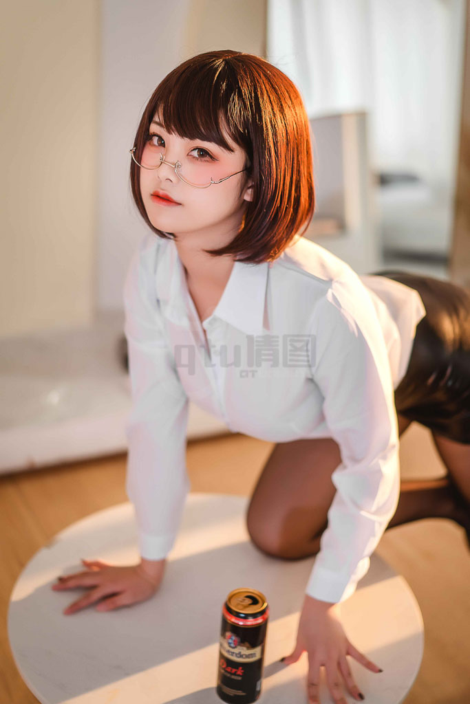 Coser@蜜汁猫裘 Vol.65 醉OL-倩图社