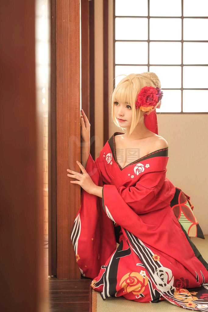 Coser@大大卷卷小卷 Vol.3 参见女王陛下-倩图社