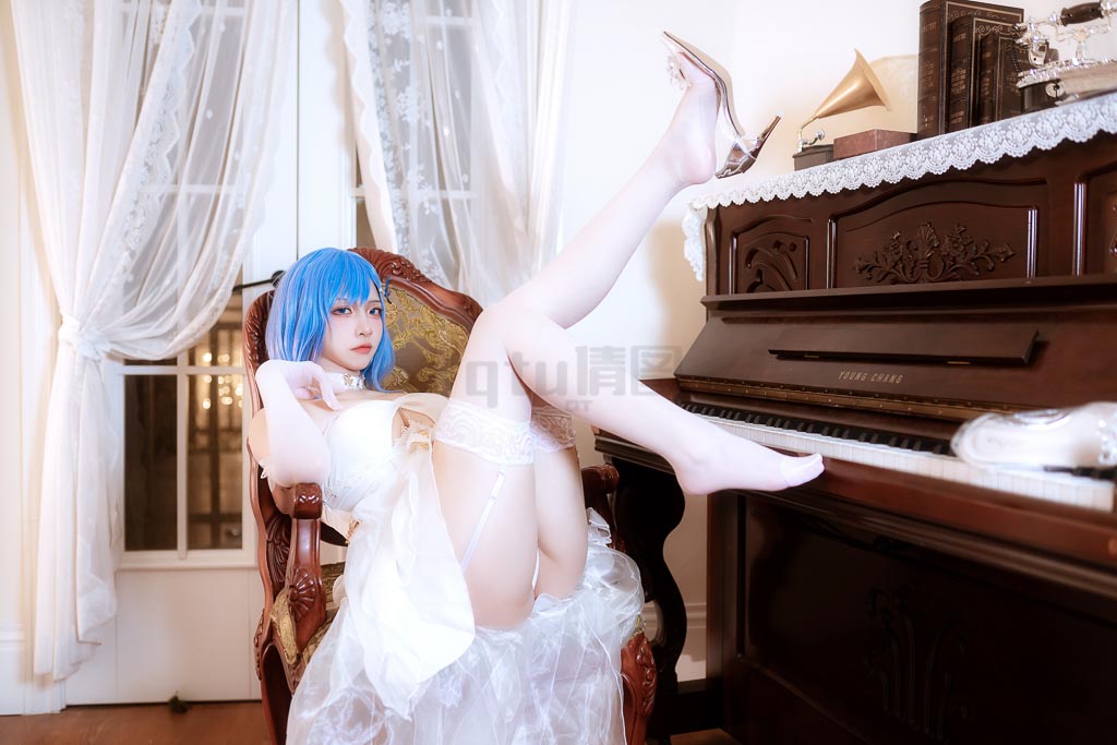 Coser@二佐Nisa Vol.101 恰巴耶夫礼服&自拍-倩图社