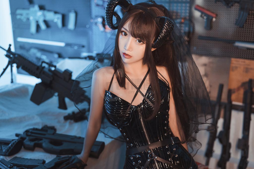 Coser@面饼仙儿 Vol.97 束腰魅魔-倩图社