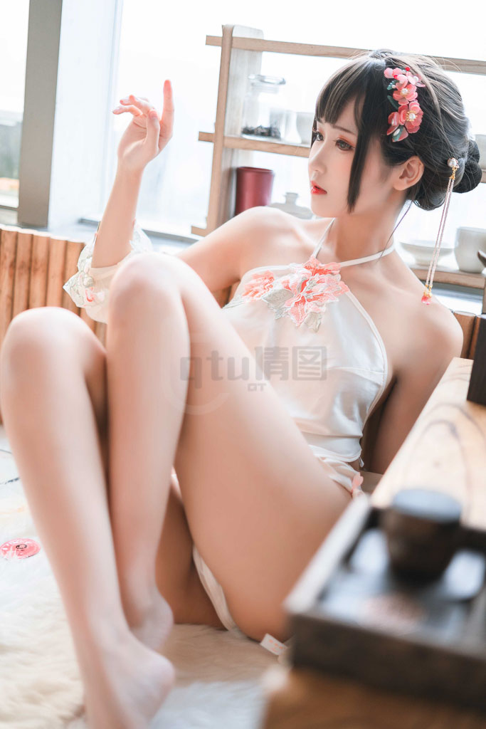 Coser@三度 Vol.34 肚兜&自拍-倩图社