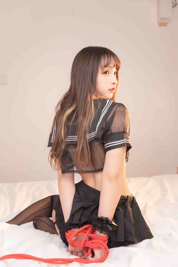 Coser@神楽坂真冬 Vol.72 《特別なことに》绳の特辑-倩图社
